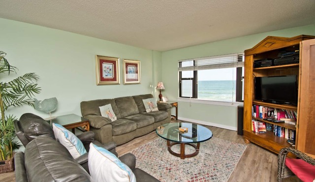 Summer Winds A-402, Oceanfront Condo, in Indian Beach, NC!