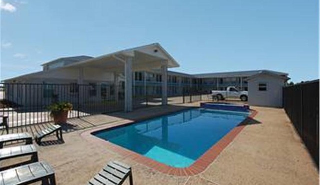Summit Inn Hempstead