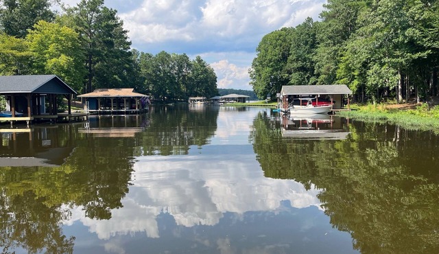 Sun's Out - Fun's Out Lodge BOAT RAMP and Beach Area Lake Gaston - Macon, NC