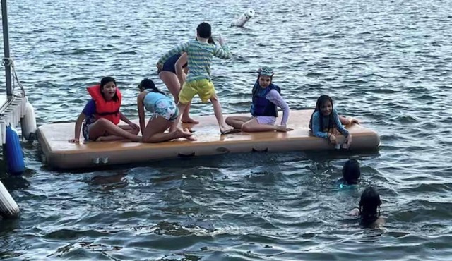 Sunfish Studio 4: Retreat at Kingsland with Pool!