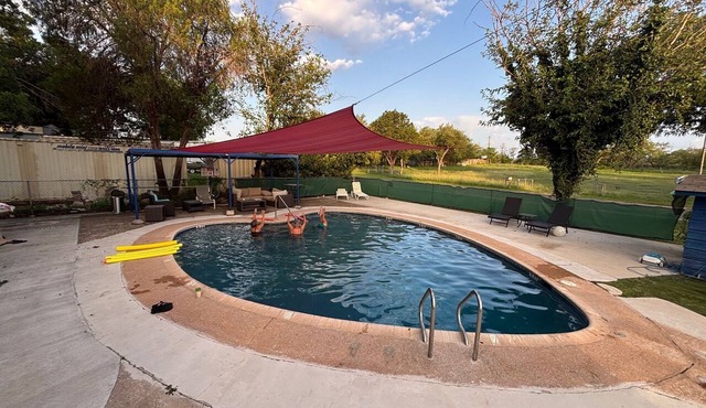 Sunfish Studio 5: Pet Friendly, Pool, Fire Pit!