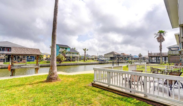 Sunny Freeport Home on Canal Fish On-Site!