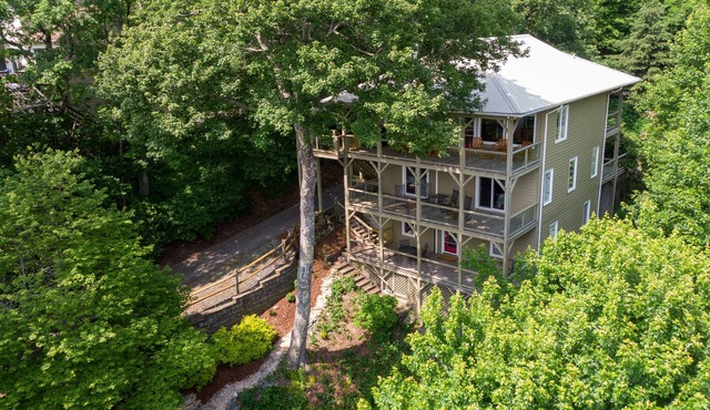 Sunset Vista at Misty Mountain - Mtn views, pet friendly, 2 king suites, firepit