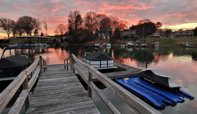 Surfside Shores on Lake Norman - Lakefront w/Natural Beach, Perfect Backyard