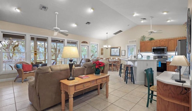 Suwannee House & Bungalow