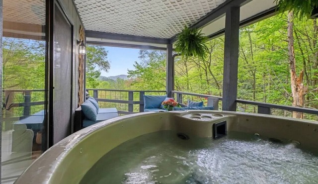 Sweet Elk Retreat: Location! - Hot tub-Firepit-Fast Wifi-Air Hockey-Games
