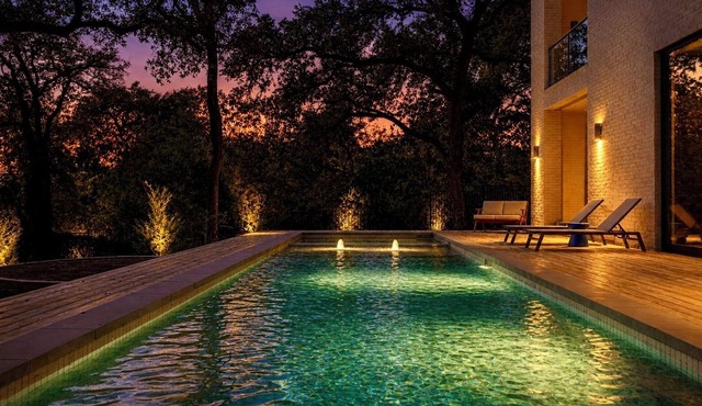 Tarrytown Luxury + Private Pool - Everest!