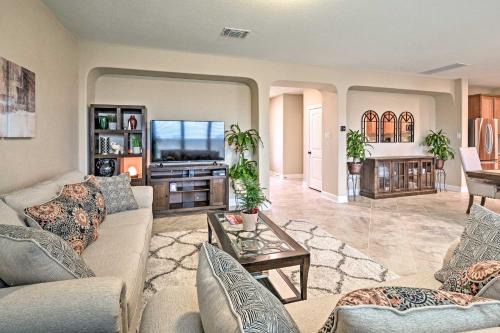 Texas Home w/Patio & Grill ~ 16 Mi to Austin