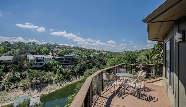 Texas Star #13 - Treehouse Retreat with Pool Access