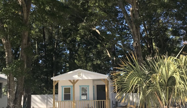 The Azalea Cottage At The Cedar Point House