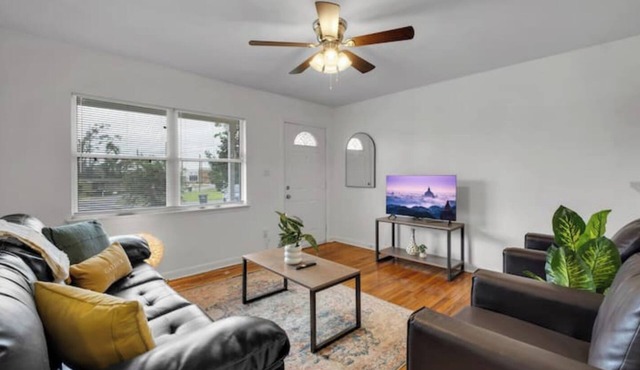 The Bowden - Renovated 4-Bedroom