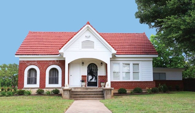 The Elvis House Historic Home