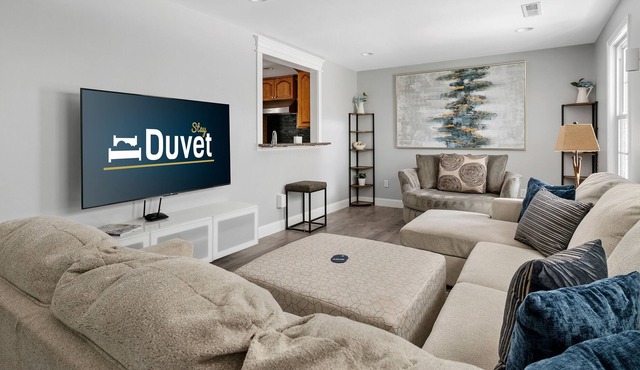 The Ferry by StayDuvet | Short Drive Downtown
