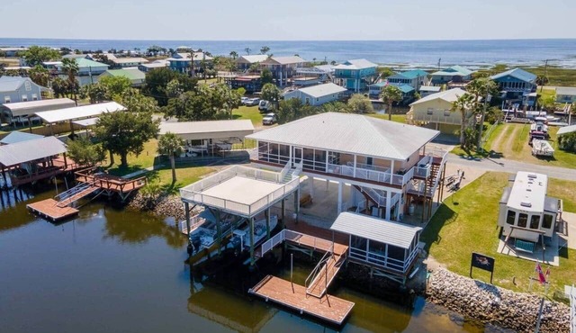 The Flamingo House at Keaton Beach - Deep Water Canal Access