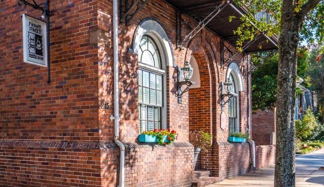 The Front Street Inn