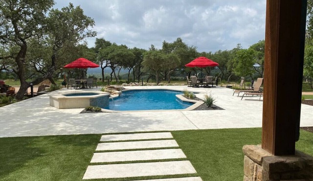The Highland: House 1/Sleeps 16+/Many Amenities