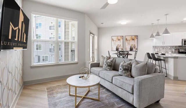 The Luxe Living 5 Min From Downtown