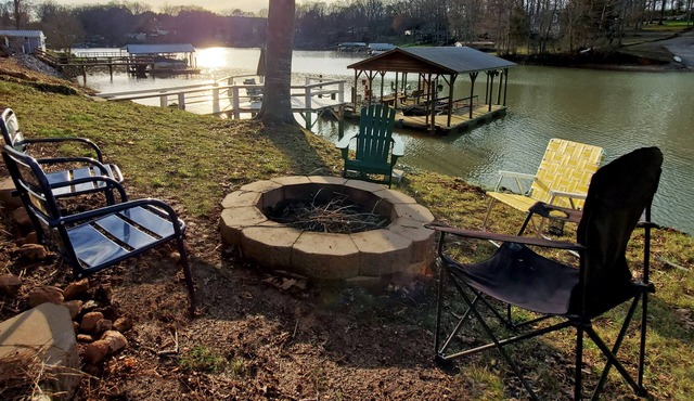 The Nest, 2 Houses Next Door on Lake Norman