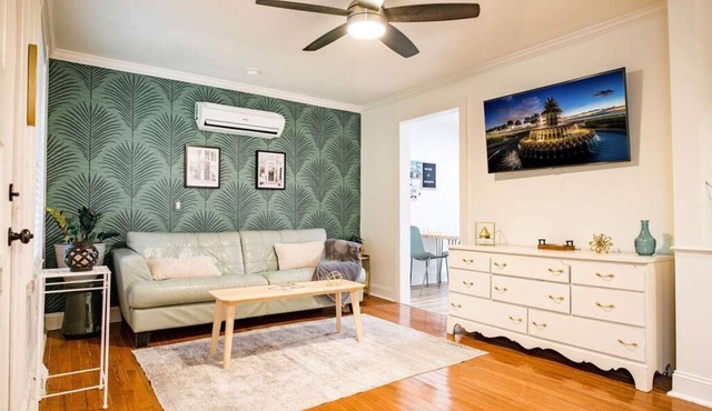 The Olive Nest - Cozy Large Studio on Remount