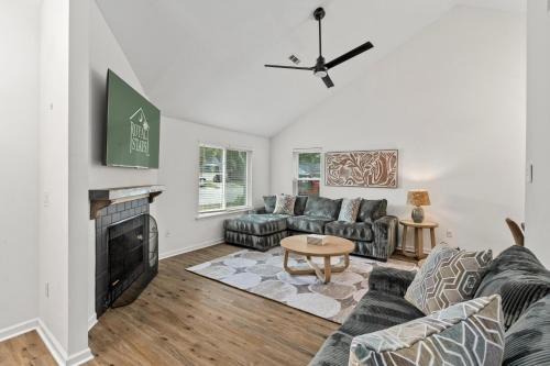 The Ramblewood-Large Fenced in Yard-Pet Friendly