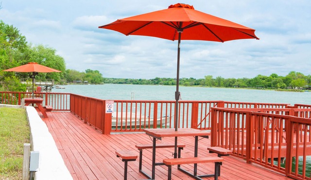 The Red Dock Retreat on Medina Lake