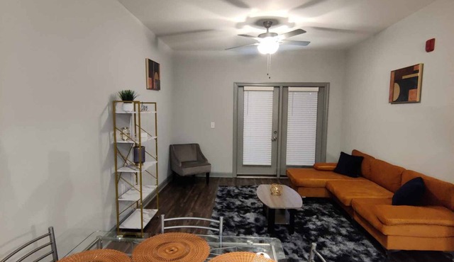 This Cozy Hidden Jewel comfortable oasis close to the beach and main attractions