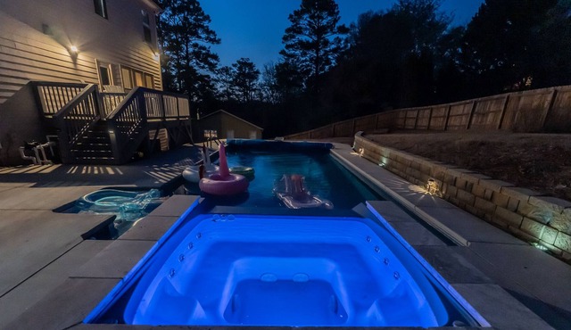 This house is a 4 bedroom(s), 3 bathrooms, located in Marietta, GA.