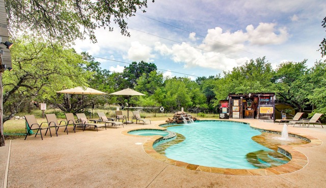 Three Dog-Friendly Cabins Together with Shared Pool, Hot Tub & Outdoor Kitchen