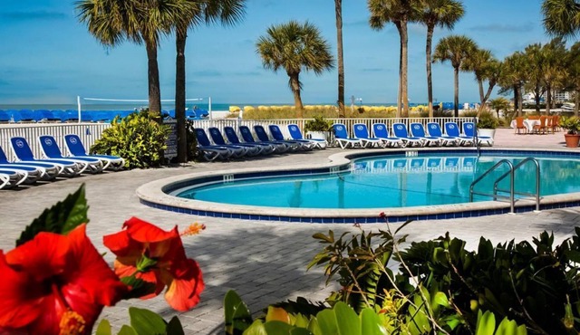 Three Spacious Family Units! Pool, Beach, Restaurant, Fitness Center