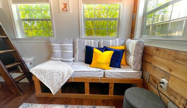 Tiny House w/Backyard Chickens & Tesla for Rent*