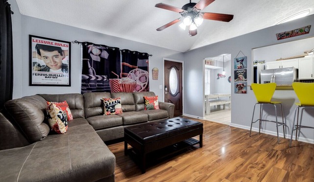 Totally 80"s Hideaway