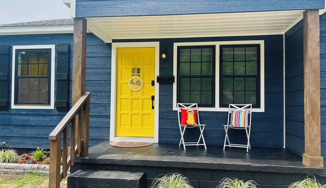 Tranquil 3-bedroom 2 Bath, HotTub, Ping Pong, backs up to Park, hosting w/heart
