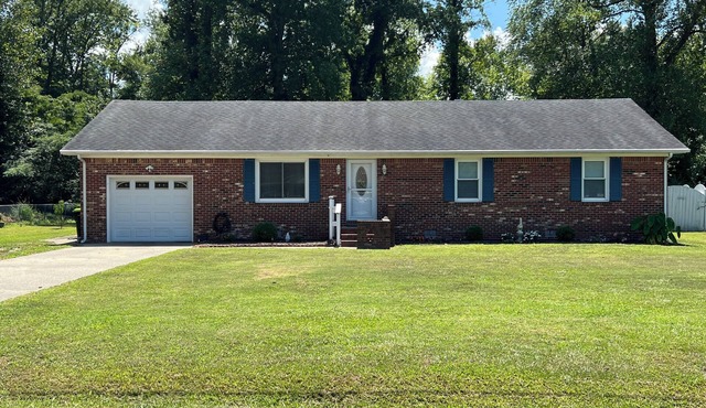 Tranquil house in Elizabeth City; pet-friendly