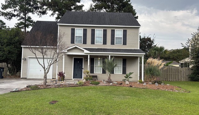 Tranquil Waterfront Home for a perfect retreat in the Heart of Leland.