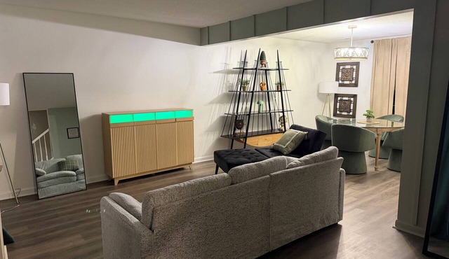 Travel Nurse & Corporate Housing Spacious 4BR Sleeps 10