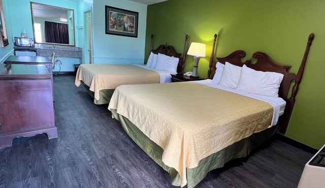 Travelers Inn