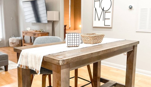 Trendy Southend Condo Walk to Light Rail