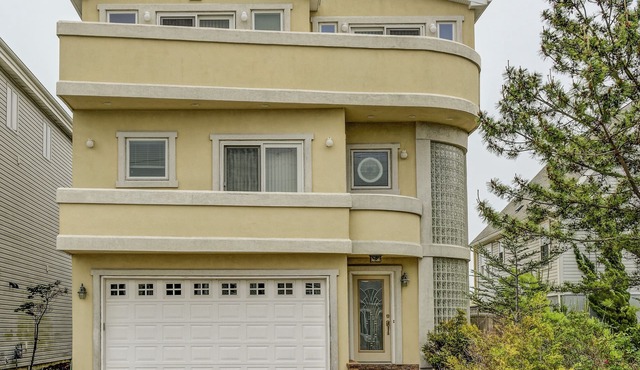 True Beachfront, Oceanview, Luxury Home with Elevator!