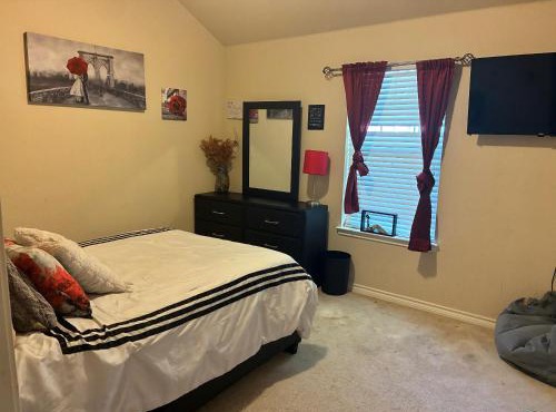 Trunks up! Spacious home ready for a fun time!