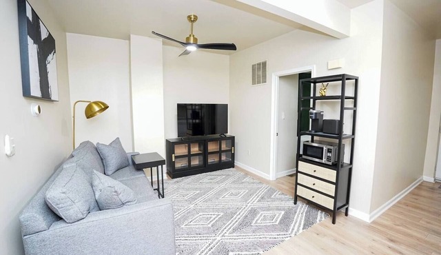 Two Bedroom Near Sports & Museums