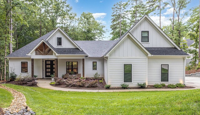 Ultimate Lake Norman Getaway - 6BR, Pool, Fire Pit, Kayaks, & Boat Dock