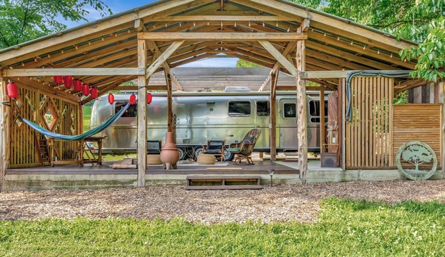 Unique Luxury Glamping on 10 Acres at Monarch Ranch in Springfield