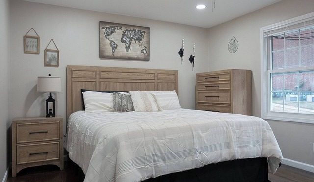 Unit C Tranquil 1-bedroom apartment in downtown Greensboro