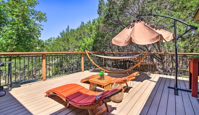 Updated Retreat with Game Room & Boat Ramp Access!