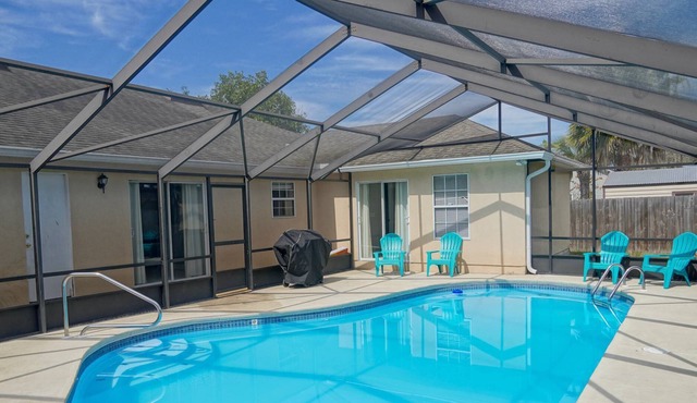 Updated Spacious Home- POOL, 4 mi. to Old City, 5 mi. to Beach, Family Home, Free Attraction tickets