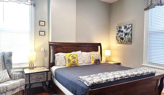 Urban Bloom King Bed 2TVs Free Parking Museums