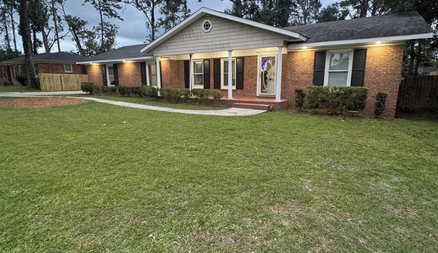 Valdosta Gem: Classic Design with Modern Comfort