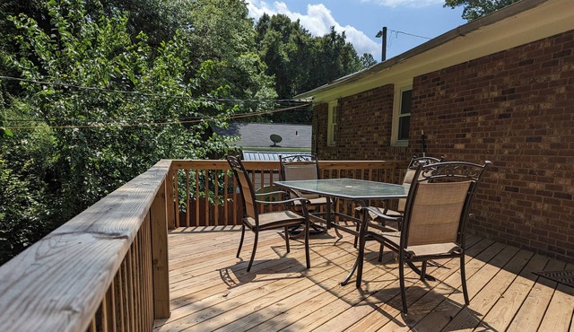 ~ Very nice 3BR house. 3 min from downtown Spartanburg.