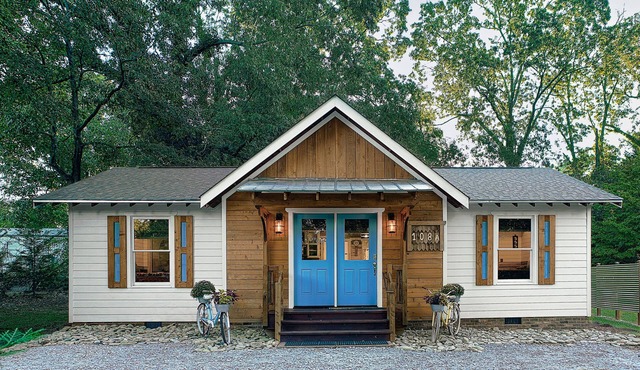 Visit Travelers Cottage!