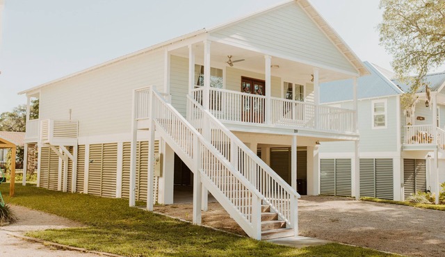 VV’s Villa Steinhatchee Landing Resort- Dog Friendly